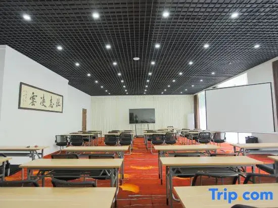 Xuefu Business Hotel (Yanji Yanbian University store)