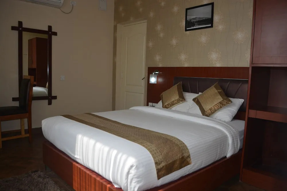 Emerald Suites By Kallate