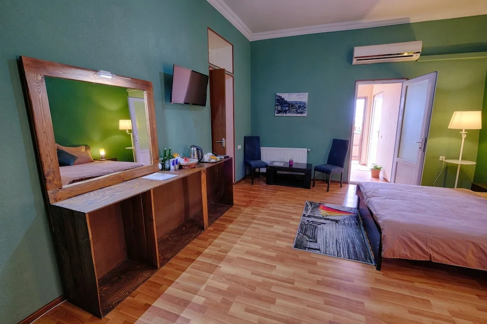Euphoria Inn