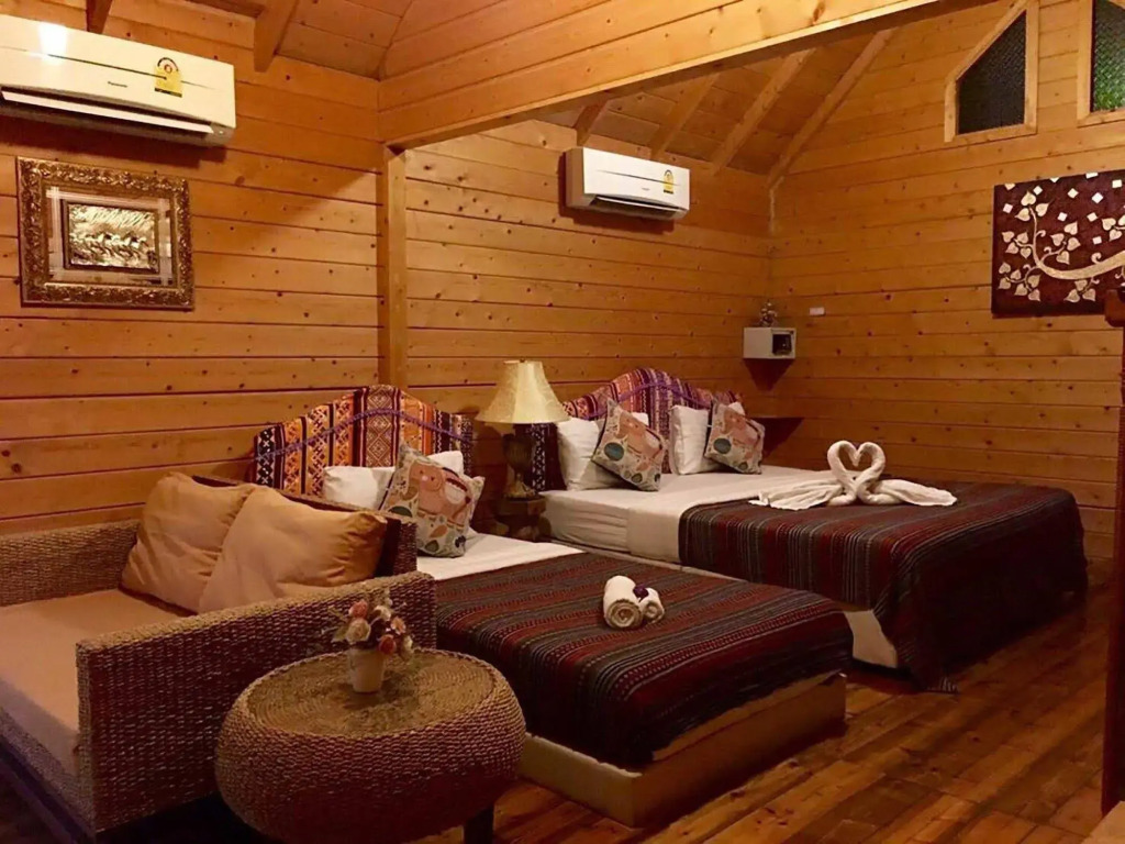 Loghome Boutique