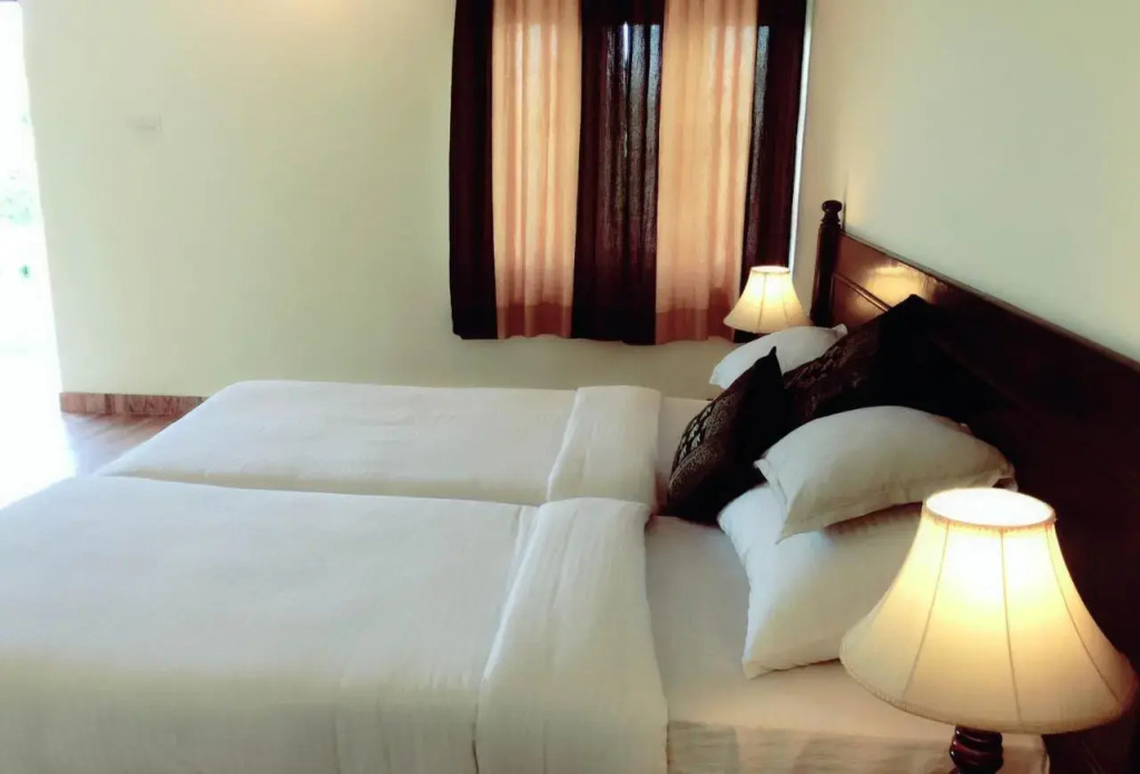 Jungle Vilas Resort