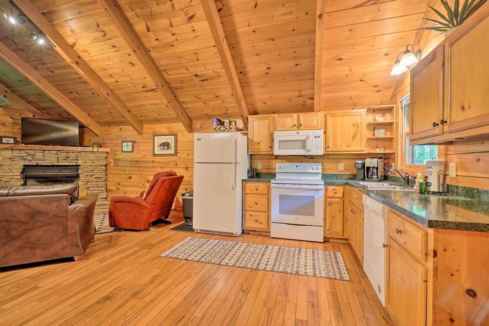 'mountain Dream Cabin' w/ Deck, 7 Mi to Gatlinburg