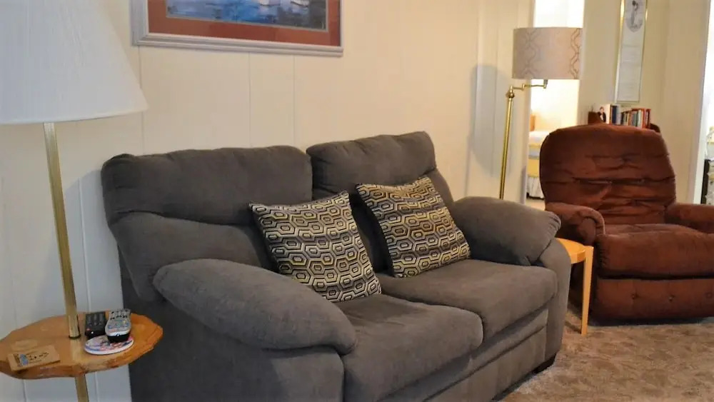 425 Beach Dr