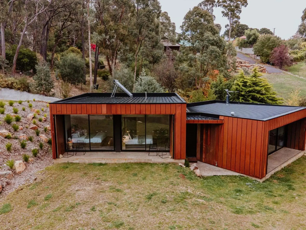 Lithic House -wood fire and bush views