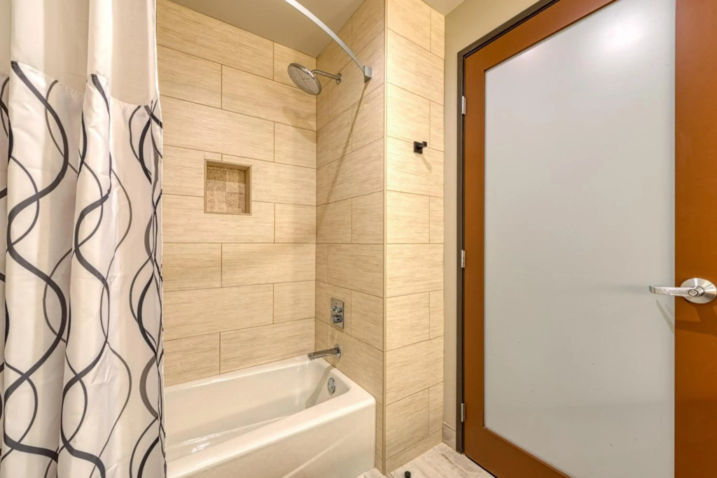 Hotel Lexen Newhall & Santa Clarita - Near Six Flags Magic Mountain