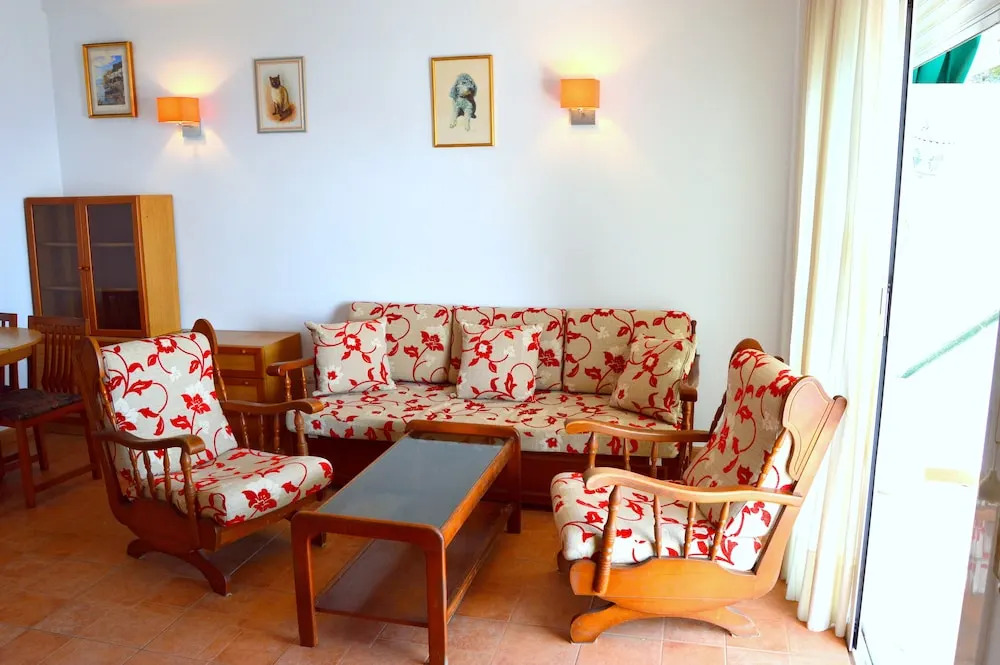 APPARTEMENTS MÉDITERRANÉENS avec piscine