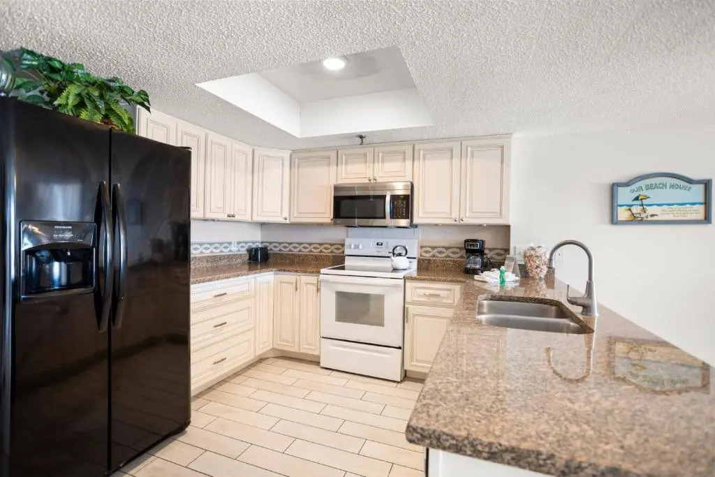 405 Beach Place Condos
