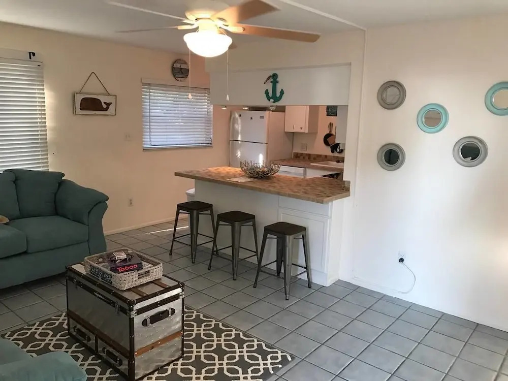 Barefoot Bungalow by Beachside Mngmt