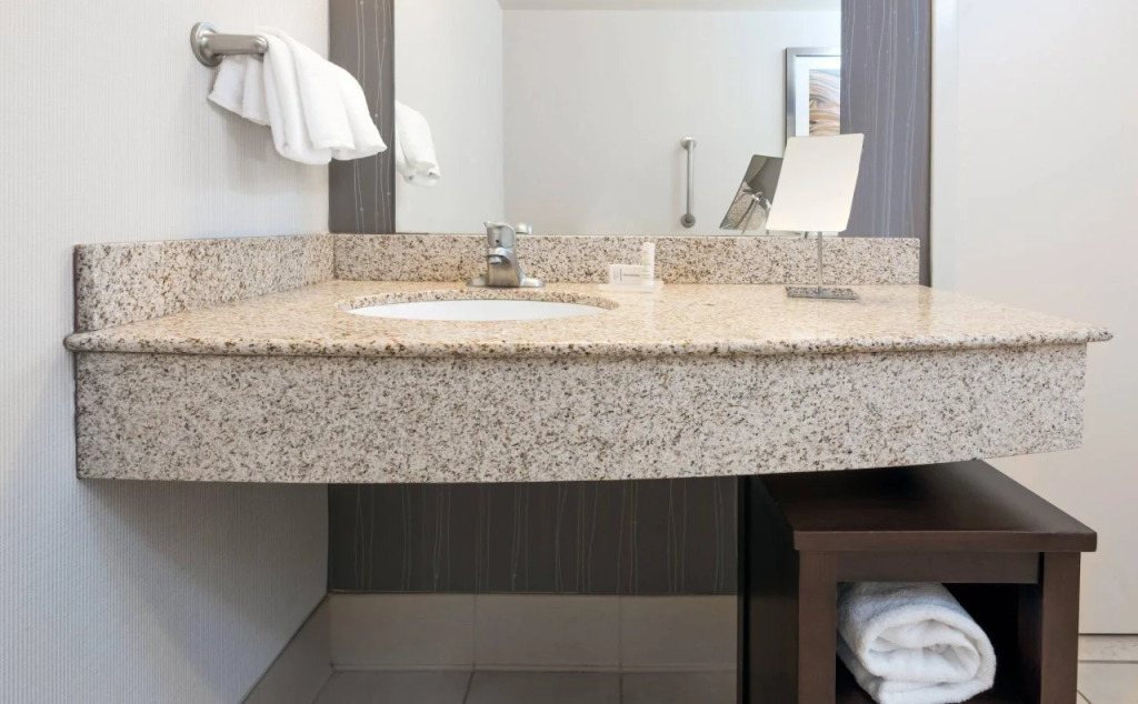 Courtyard by Marriott Buffalo Airport