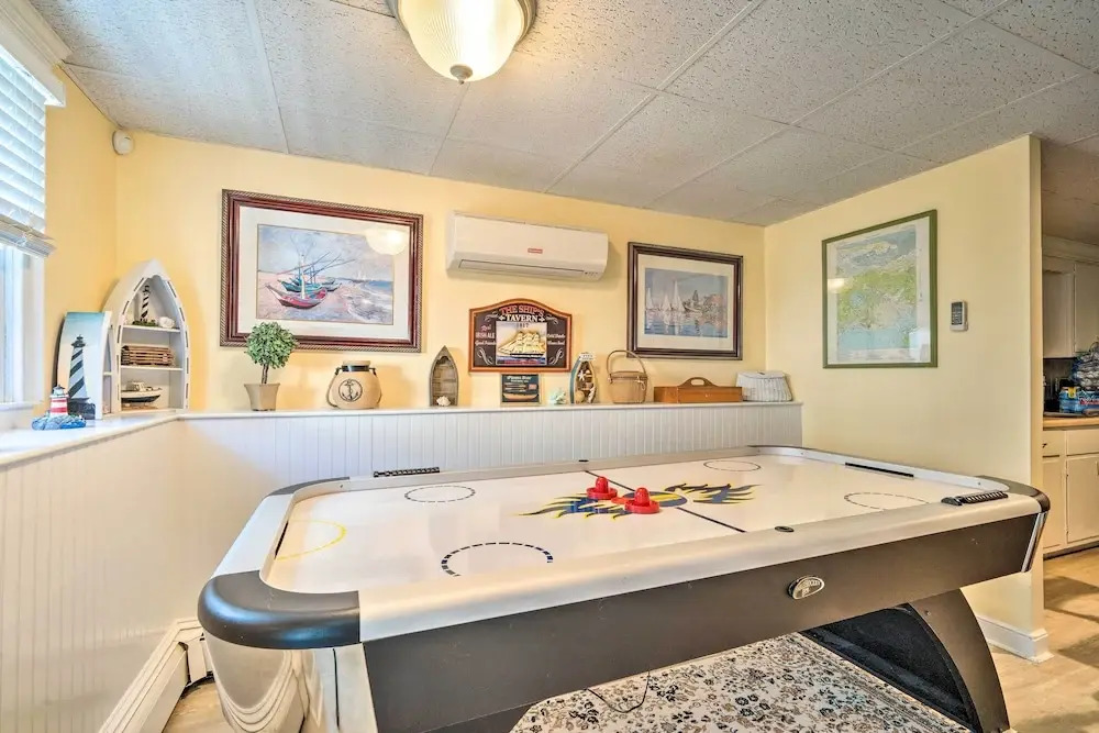 East Falmouth Family Gem w/ Private Beach Access