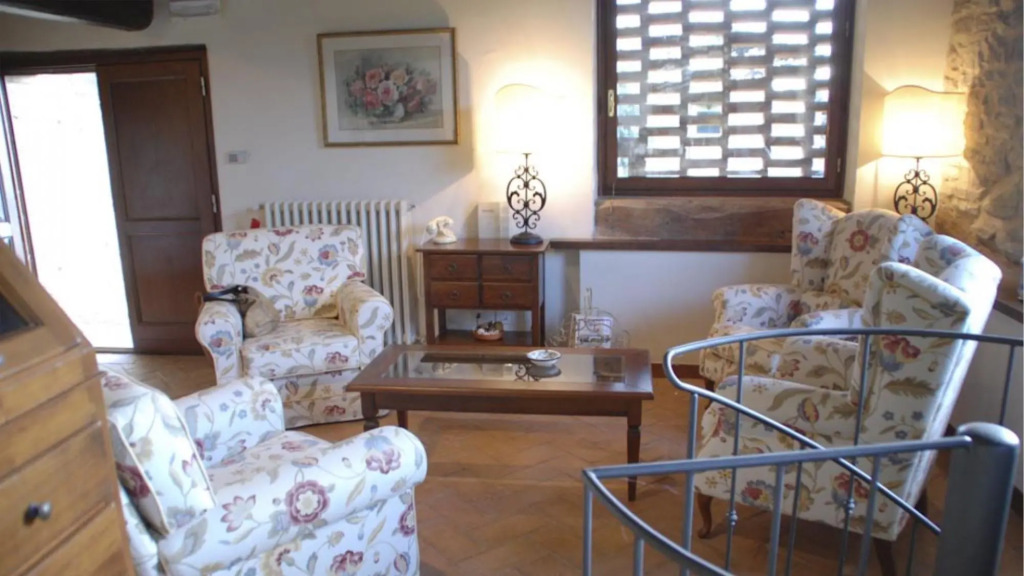 Independent Residence Ideal for Groups up to 22 Guests in the Countryside of Mugello-magnolia e Camelia