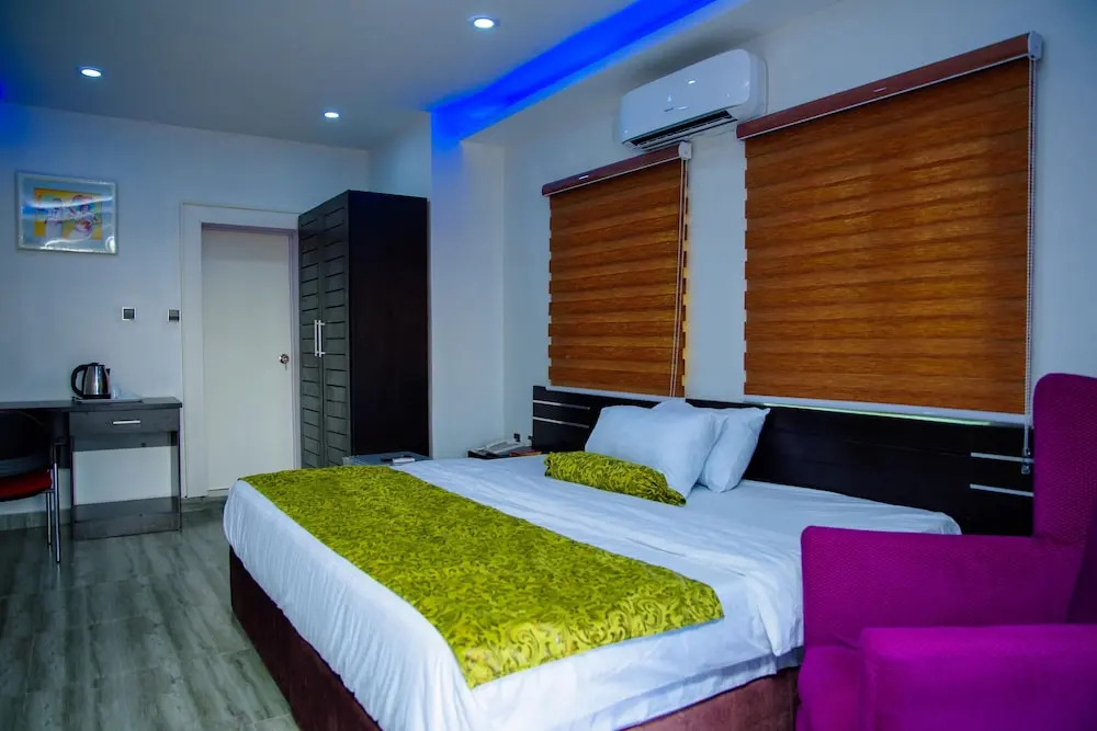 Whitevill Hospitality and homes