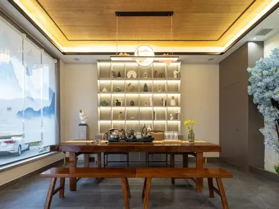 Three Lives and One Residence in Huangling, (Huangling Scenic Area Store)
