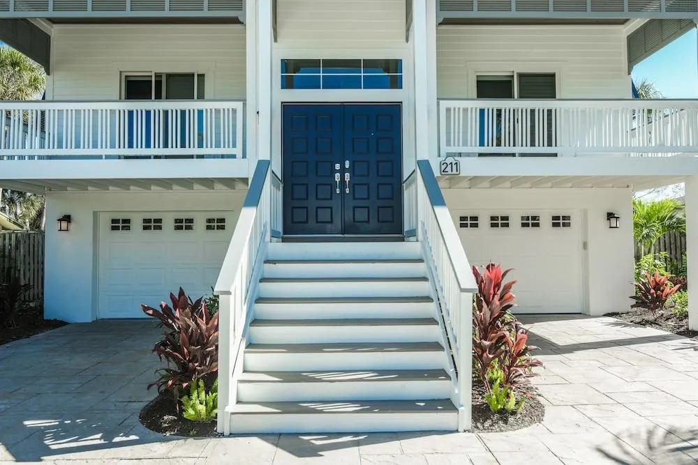 Castaway Cove