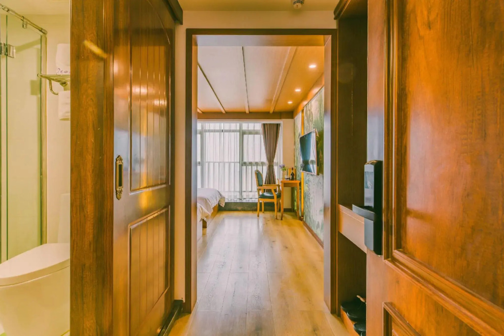 Seek Your Art Hotel (Wuhan Renxin Huilongyangcun Subway Station)