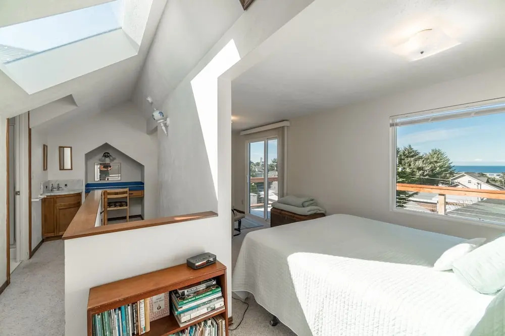 Betty's Beach Bungalow 2 Bedrooms 2 Bathrooms Home