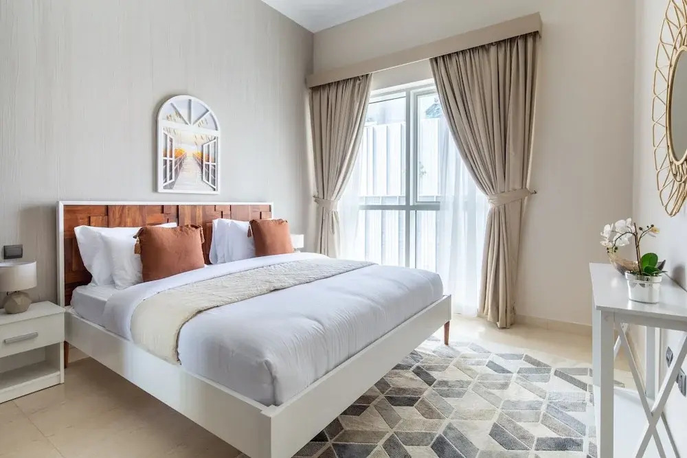 Modern Luxury Living in This 3BR Apt in Downtown Dubai