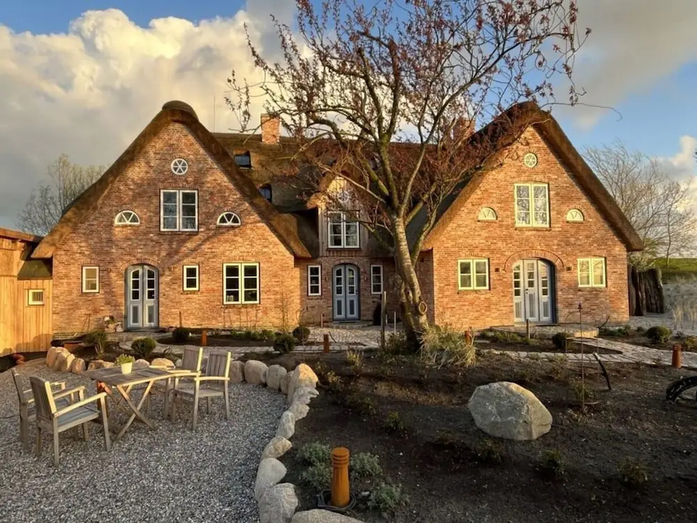 "luttdons" in the Haus am Deich