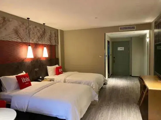 Ibis Hotel (Chengdu Pengzhou Wangyuli Branch)