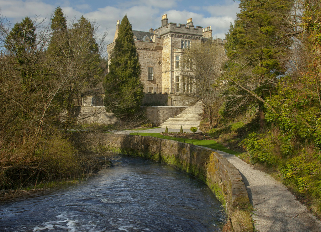 Crossbasket Castle Hotel & Restaurant