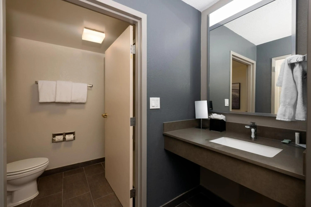 Courtyard by Marriott North Charleston Airport Coliseum