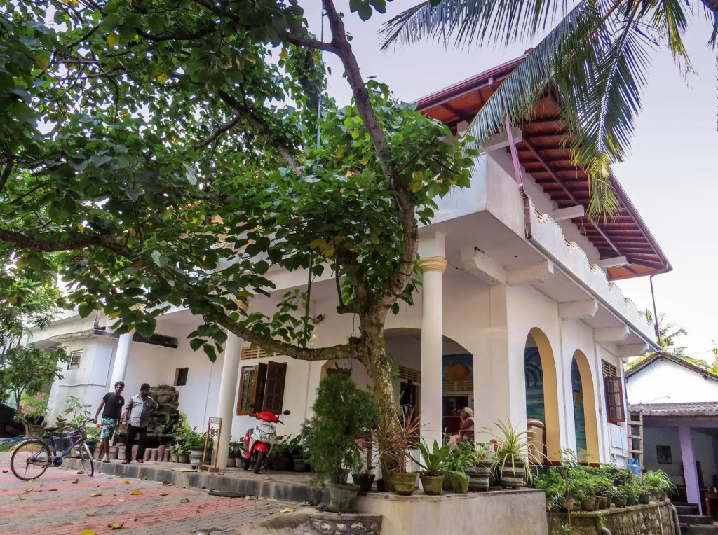 Hotel Happy Night & Restaurant