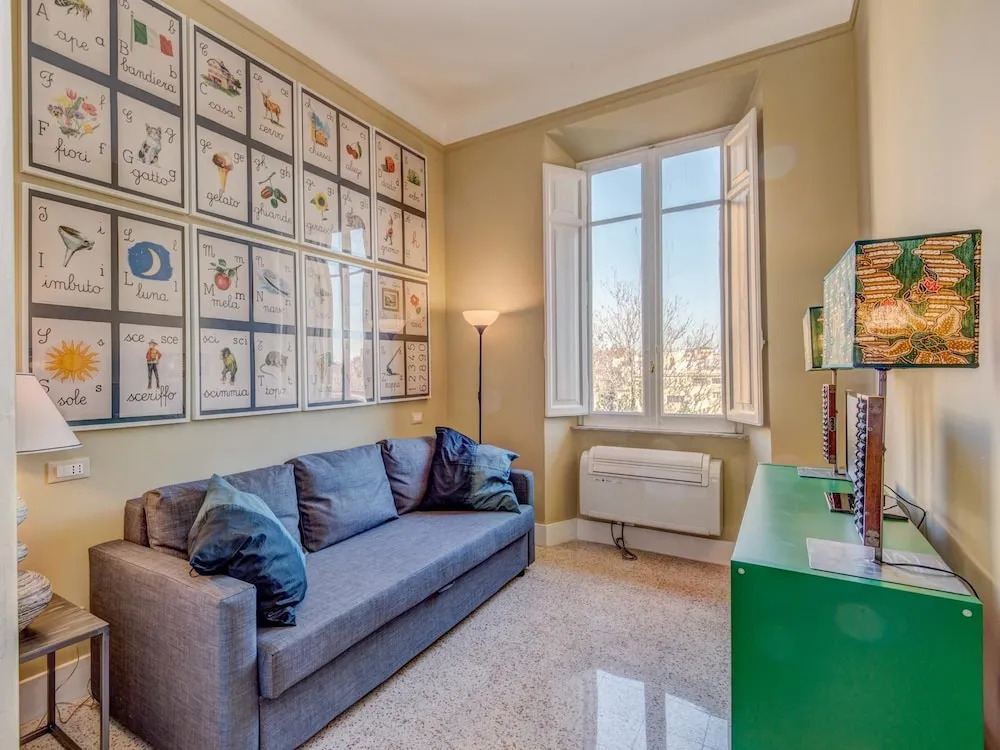 RSH Trastevere Bright Enchanting Apartment