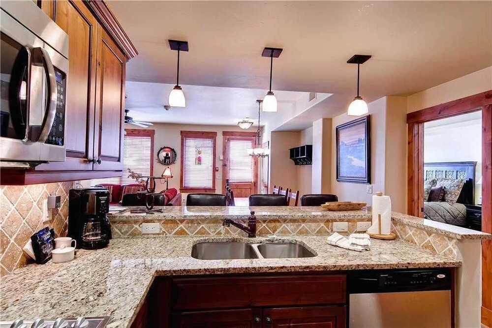 5111 Emerald Lodge, Trappeur's Crossing Apartment 2