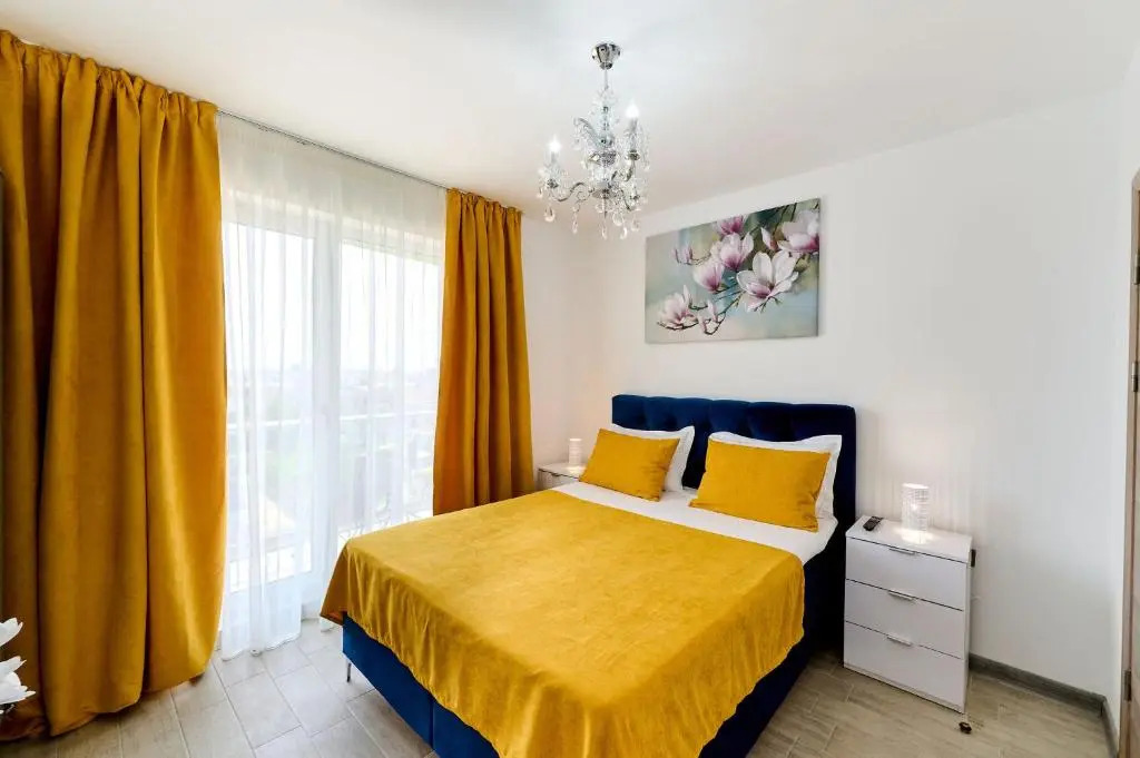 Sunshine 1 BR Apartment Spa n Pool Beach resort