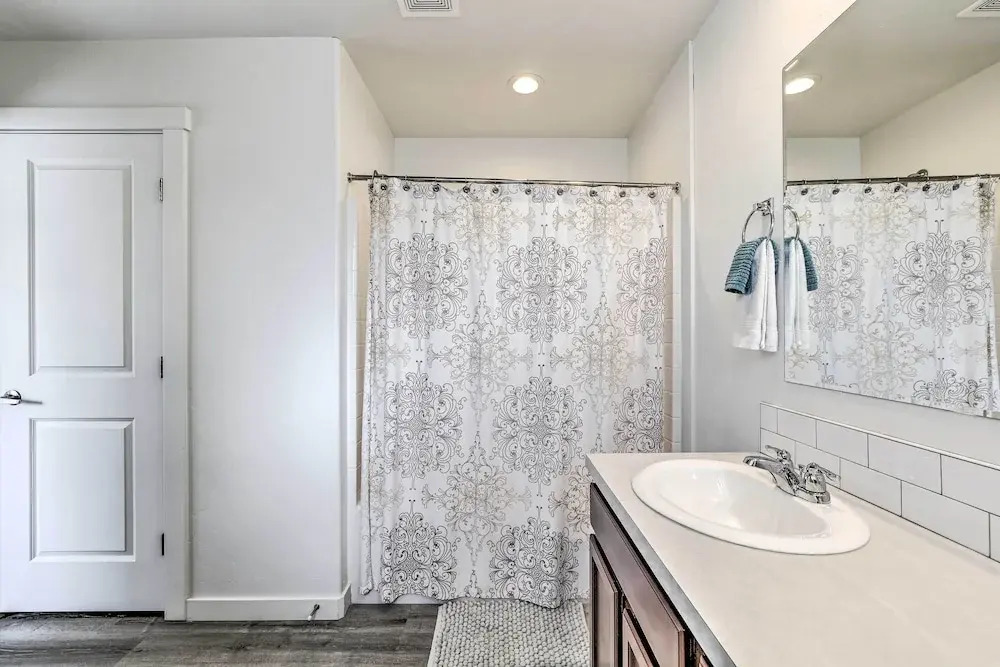 Nampa Townhome ~ 18 Mi to Downtown Boise