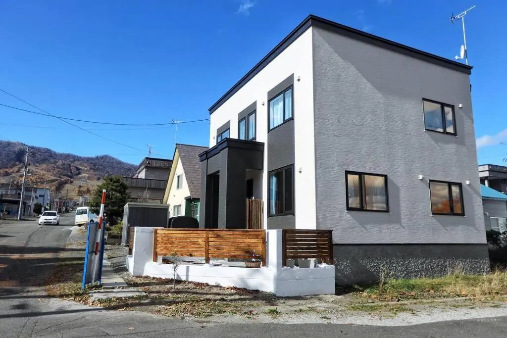 Furano CUBE SUGAR-方糖民宿,步行8min到雪场,3 brs,Max 6ppl