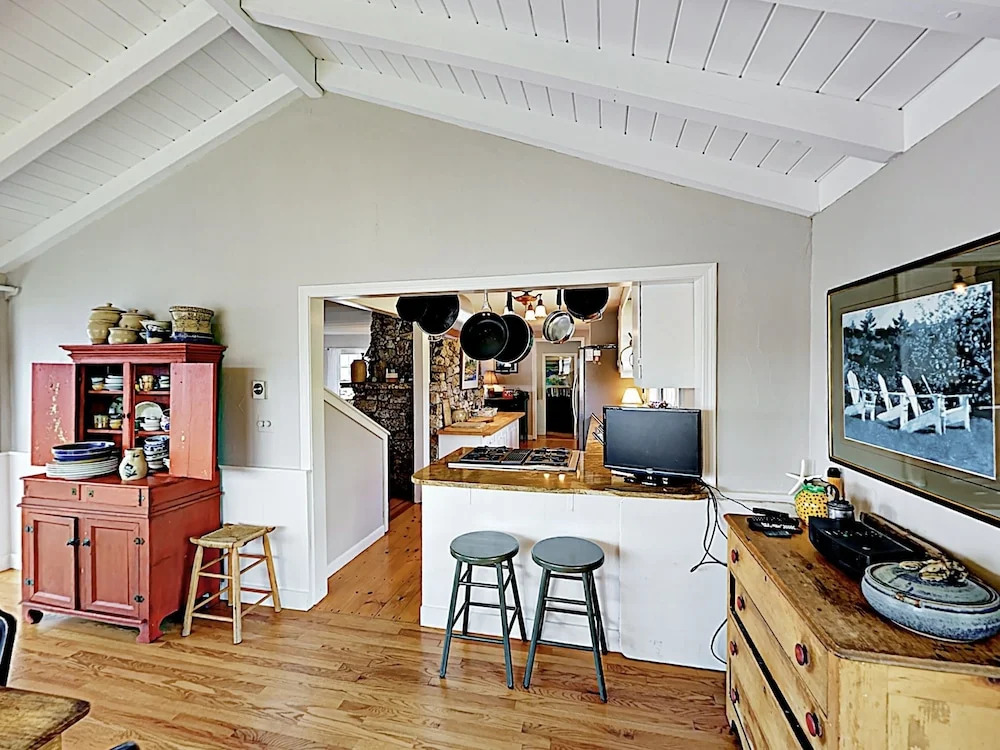 47 South Beach Rd Home