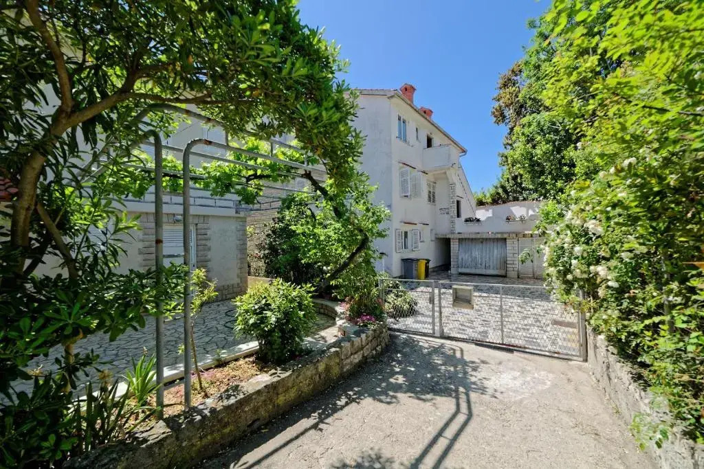 Apartments Marica 2876