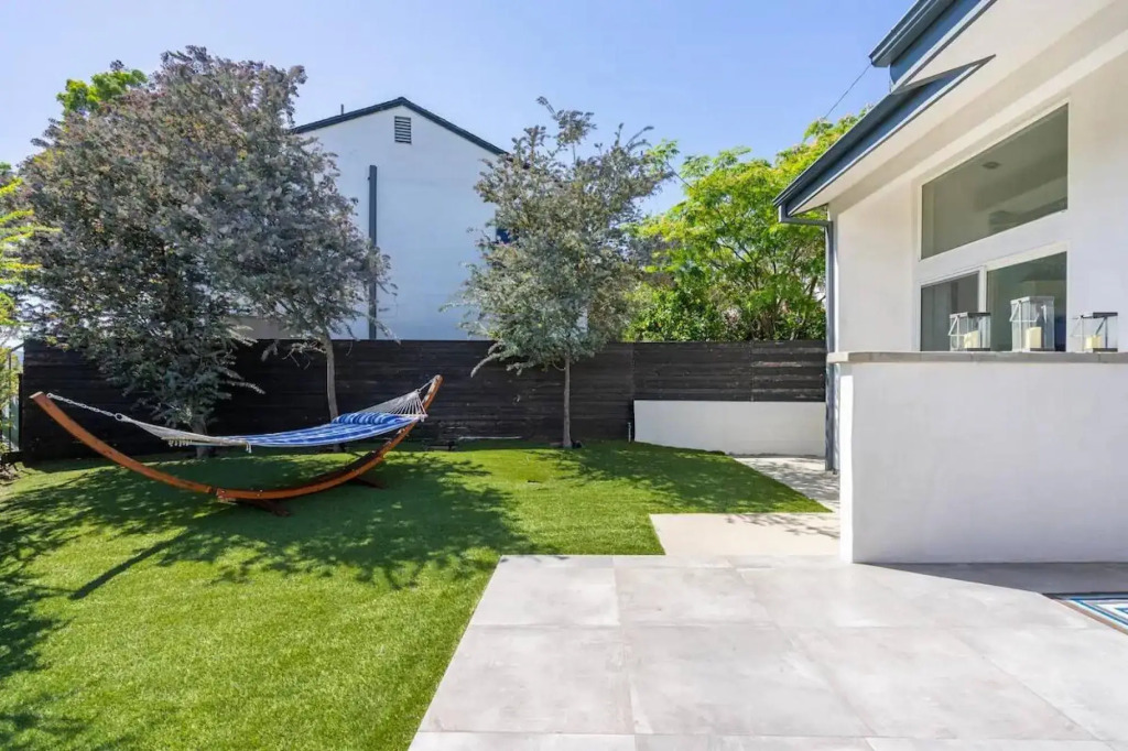 Troy Dr - Sleek & Modern Hollywood Hills Home With Stunning Views