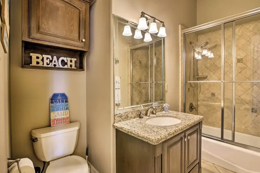Texas Condo w/ Outdoor Pools - Walk to Beach!