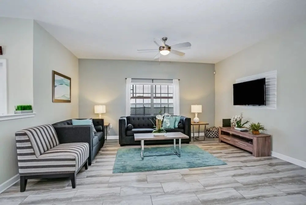 1592slice 5 Bedroom Townhouse