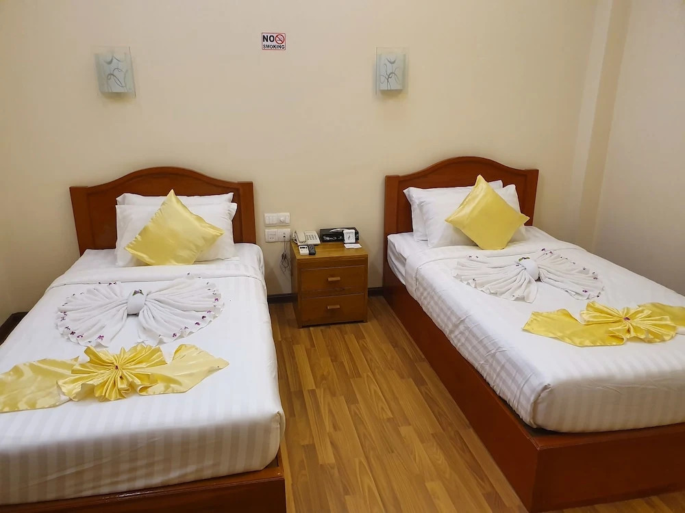 Law Ka Thit Sar Hotel - Hostel