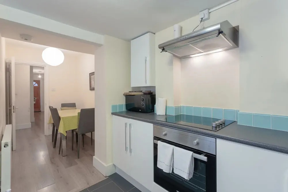 1 Bedroom Apartment in Notting Hill Accommodates 3