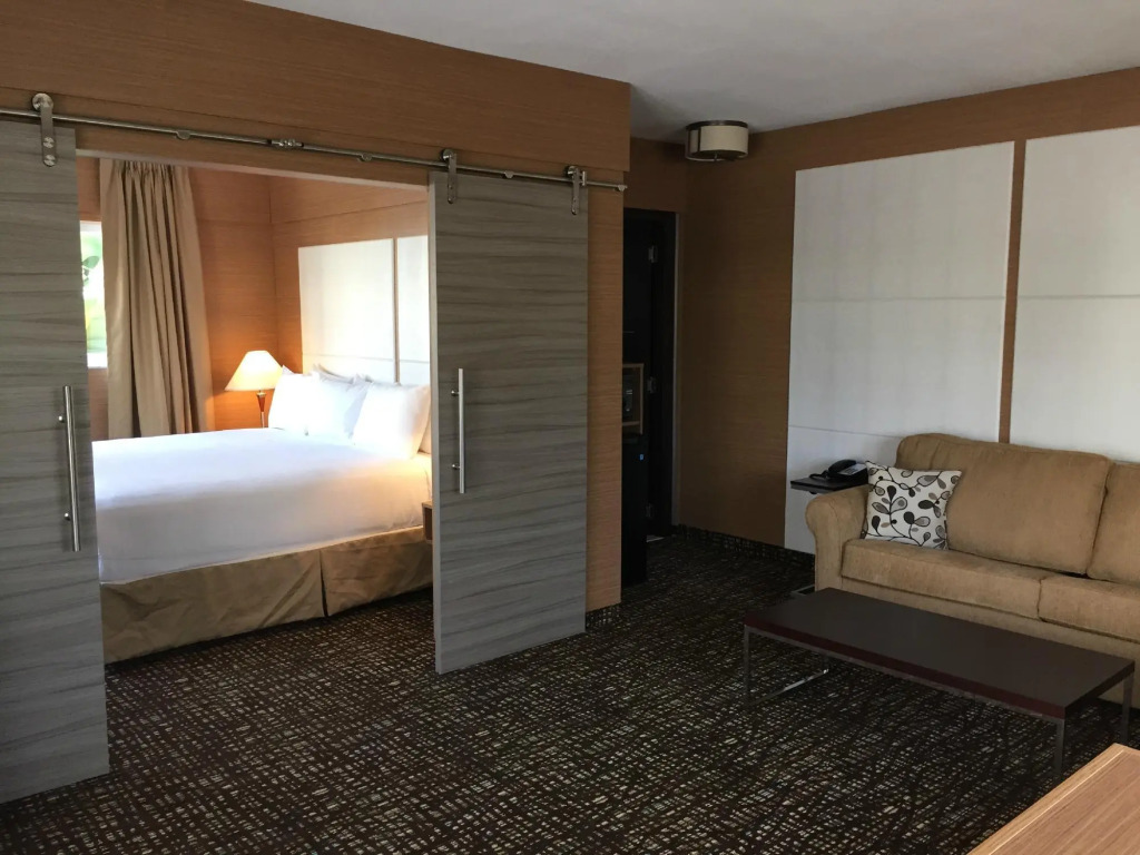 The Garden Hotel & Resort