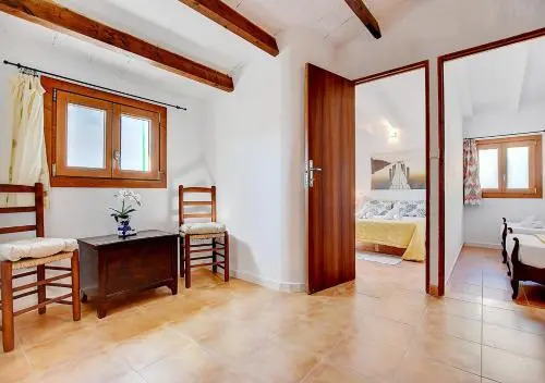 Pilar House