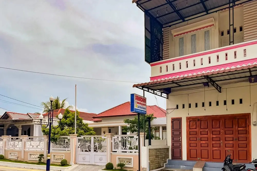 RedDoorz Syariah at Jalan RJ Junjungan Lubis Pandan