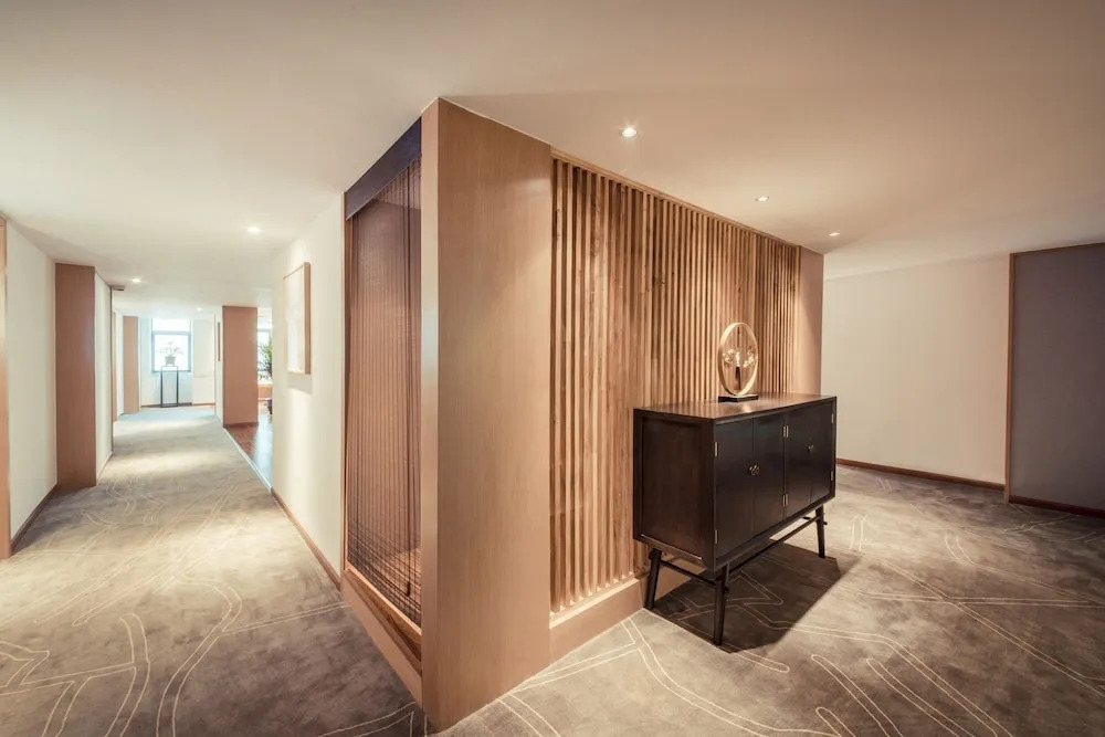 Qianna Qianxun Hotel