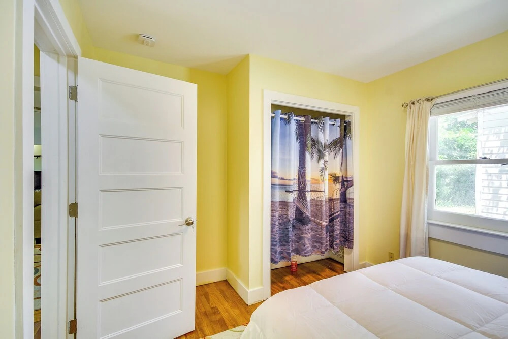 Long Beach Cottage, Walk to Beach & Downtown!