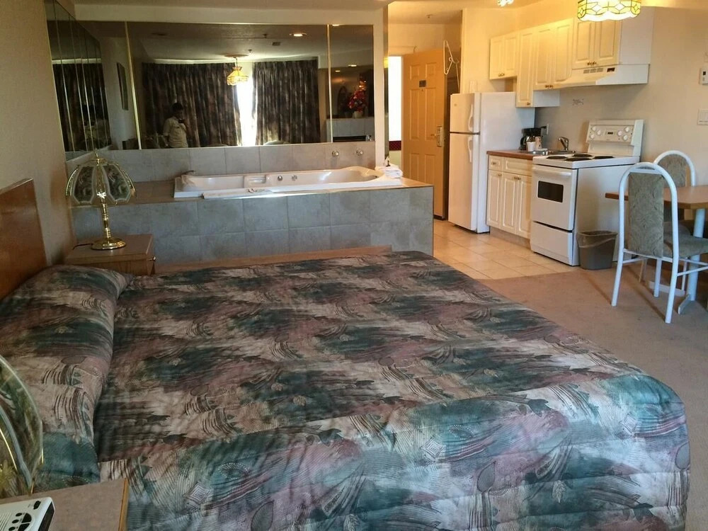 Western Budget Motel #1 & 2 Whitecourt