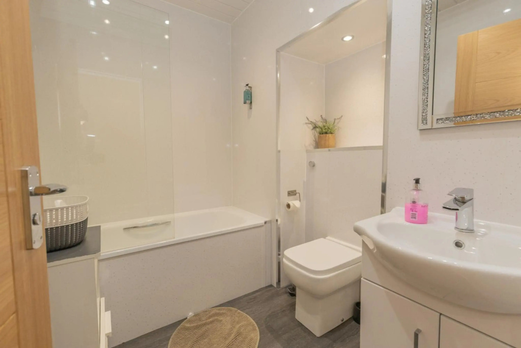 New 3-Bedroom Apartment Close to City Centre