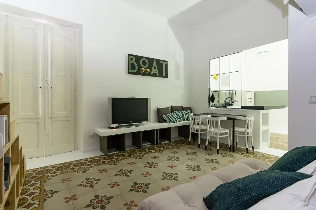 Boat Design Studio Apartment