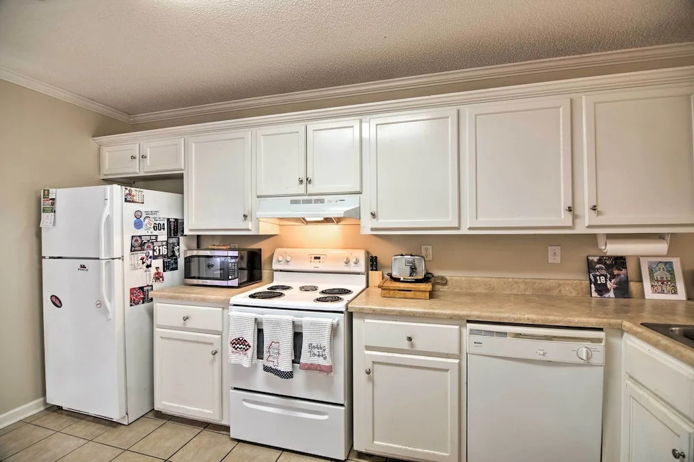 Charming Oxford Home ~ 1 Mi to Ole Miss Campus