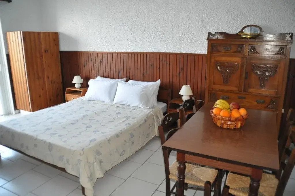 Parianna Apartments