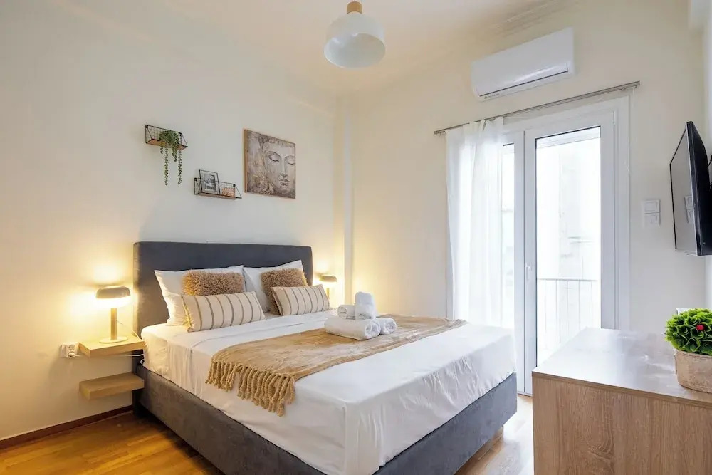 Zephyr 3-Bedroom Apartment in Athens