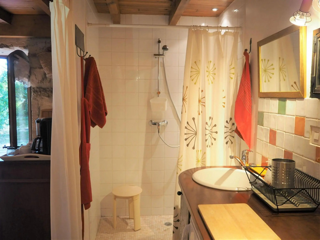 Pretty stone house with own terrace and private garden, Grignan